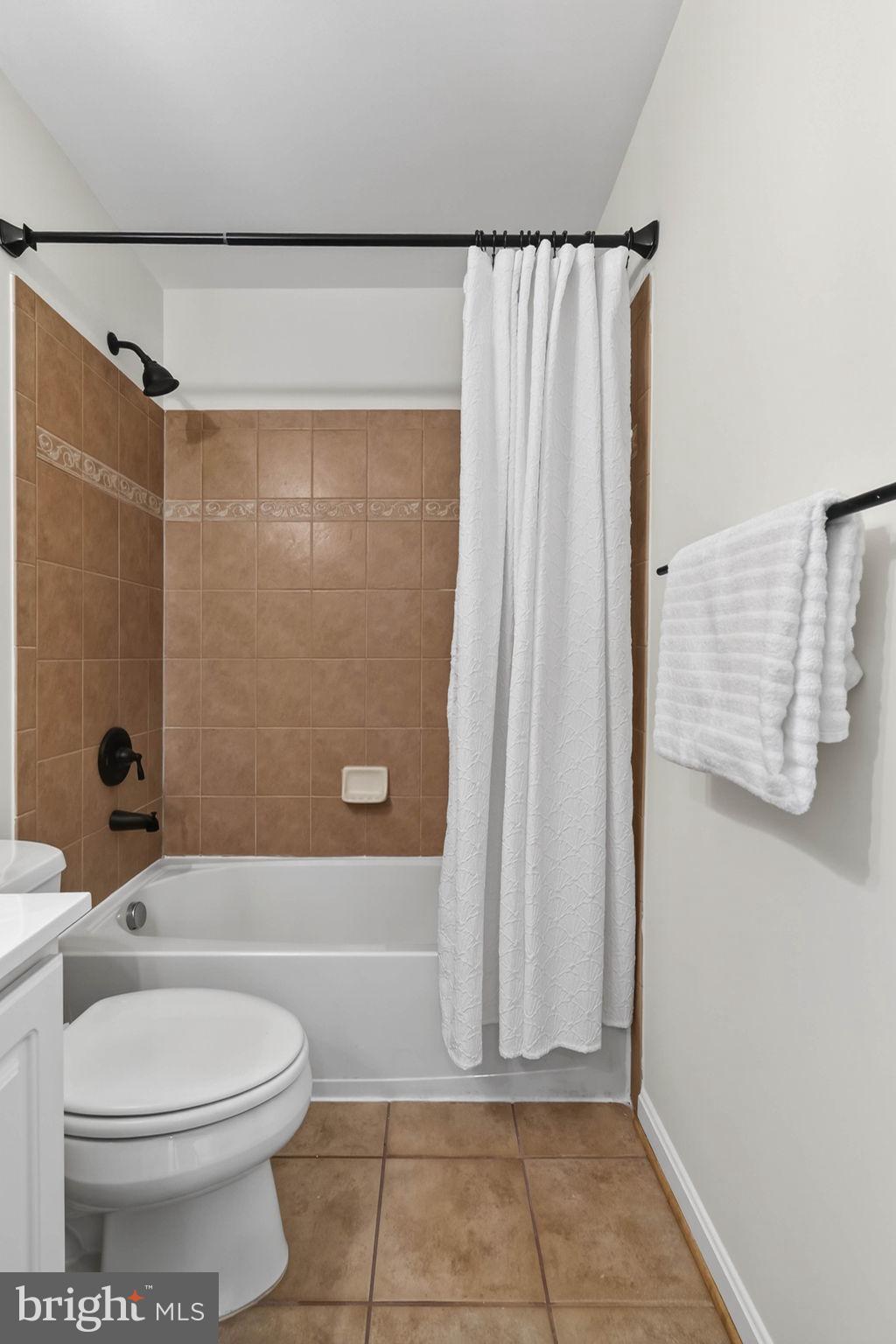 3313 LADY CATHERINE CIRCLE