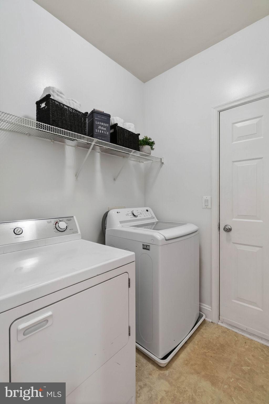 3313 LADY CATHERINE CIRCLE