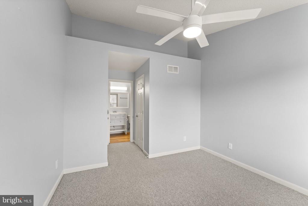 8068 STONEWALL BRIGADE COURT 204