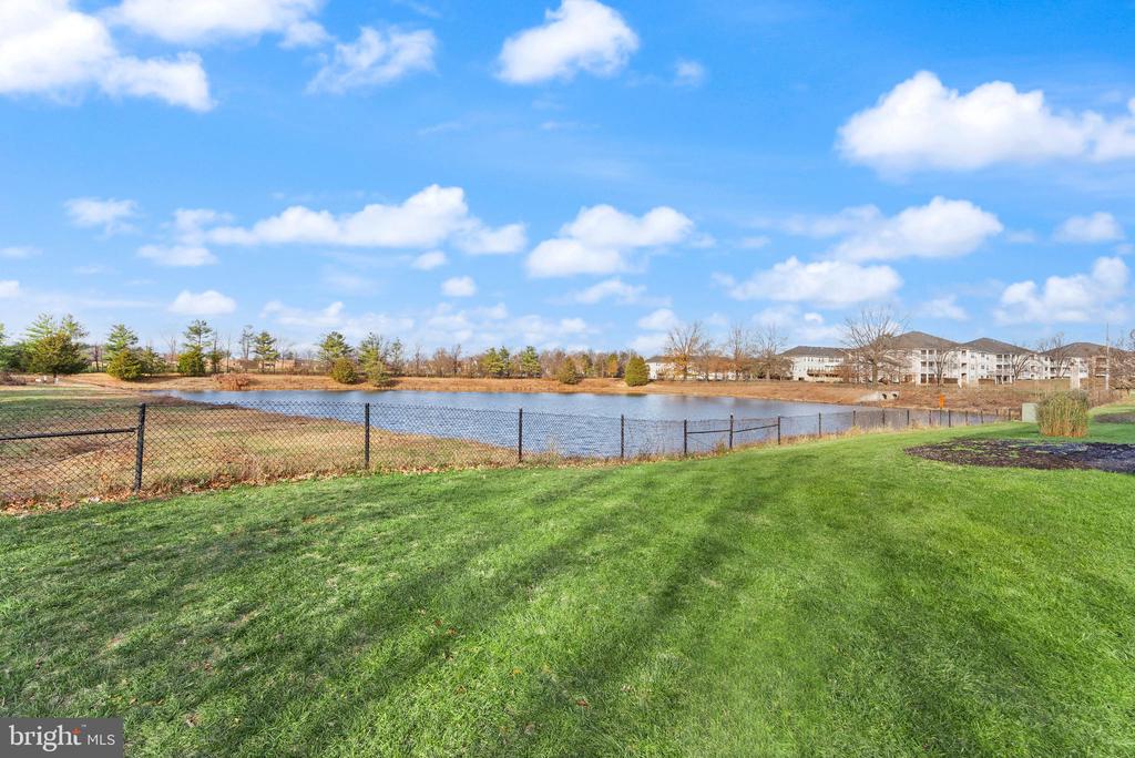 8068 STONEWALL BRIGADE COURT 204