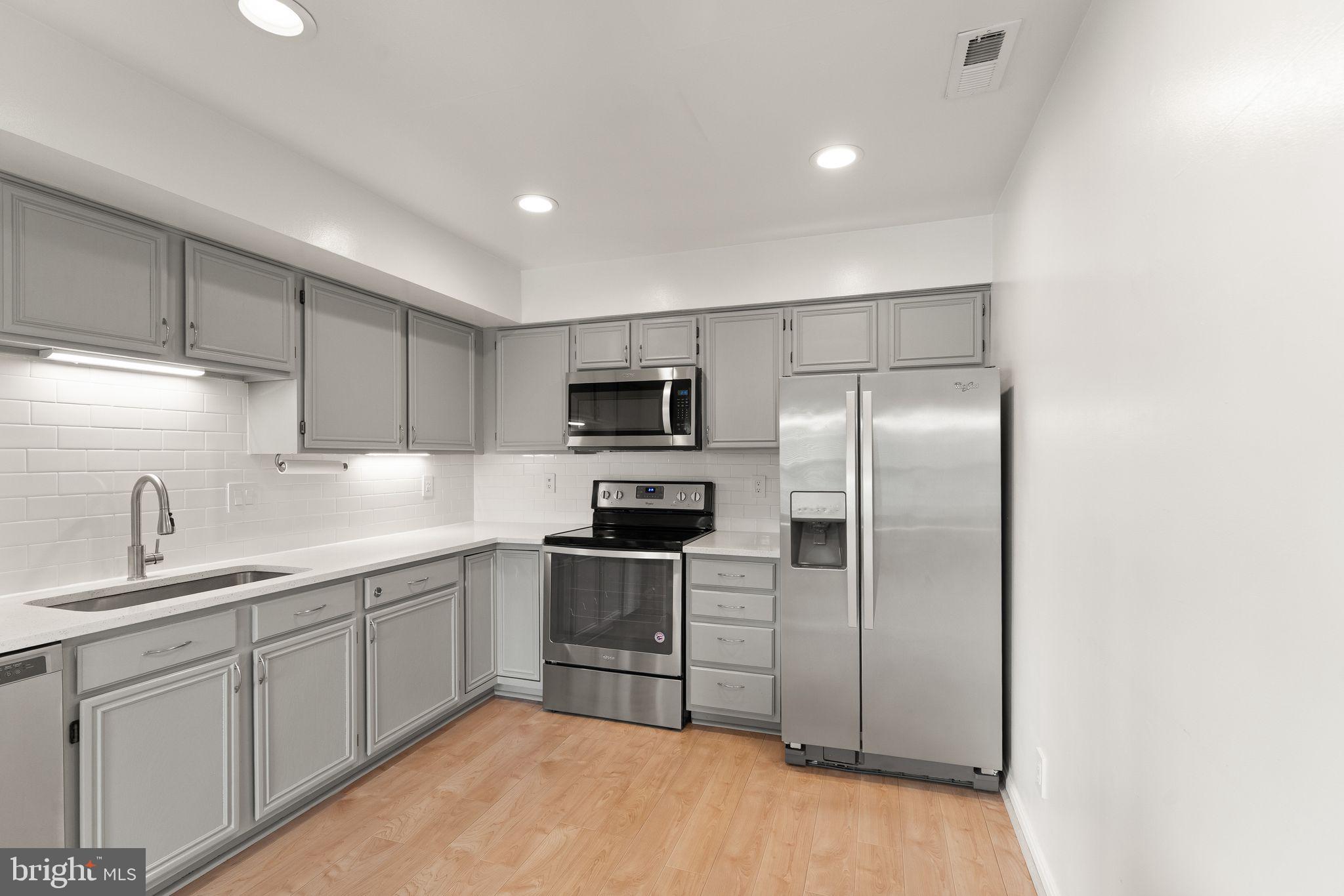 8068 STONEWALL BRIGADE COURT 204