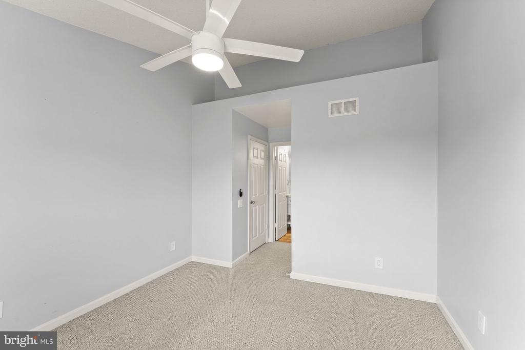 8068 STONEWALL BRIGADE COURT 204