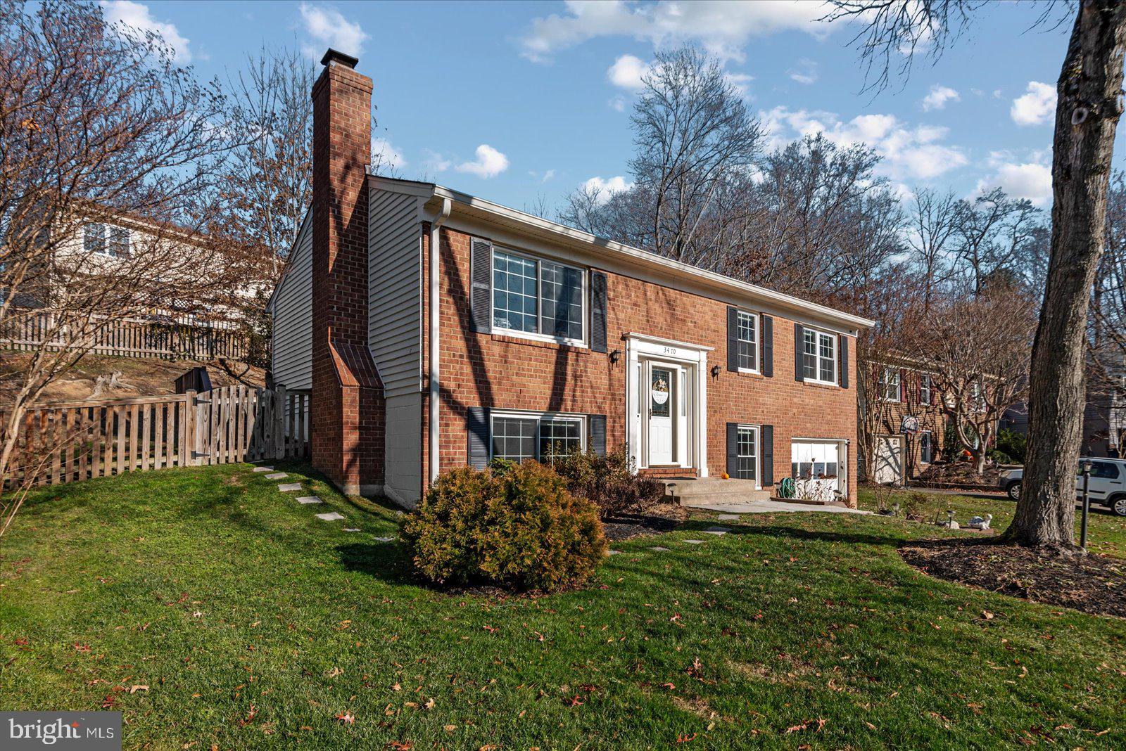 3470 LYON PARK COURT