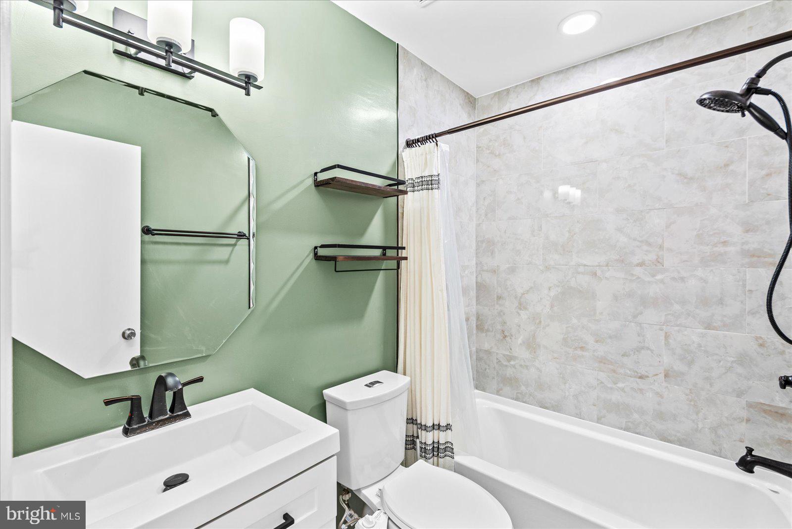 3470 LYON PARK COURT