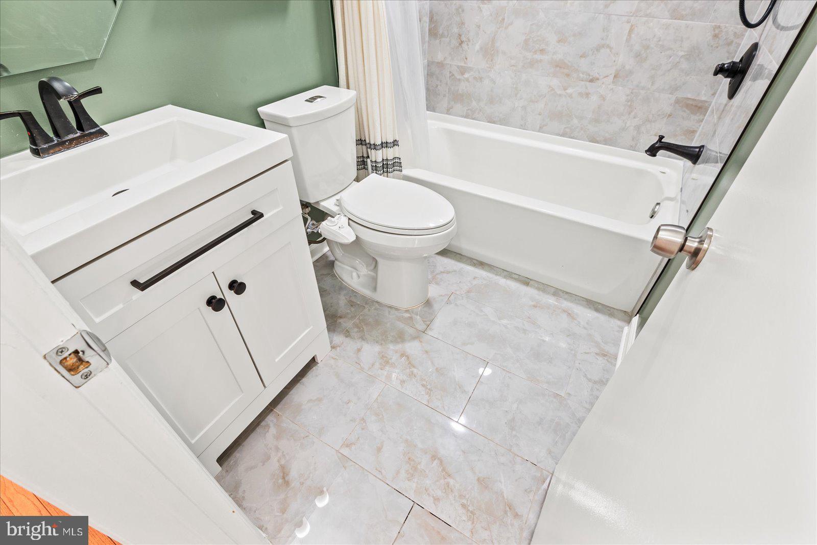 3470 LYON PARK COURT