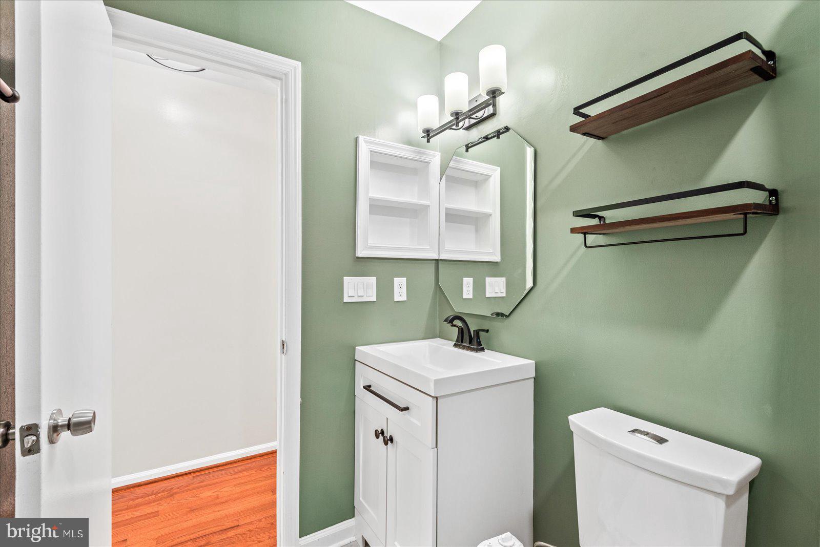 3470 LYON PARK COURT