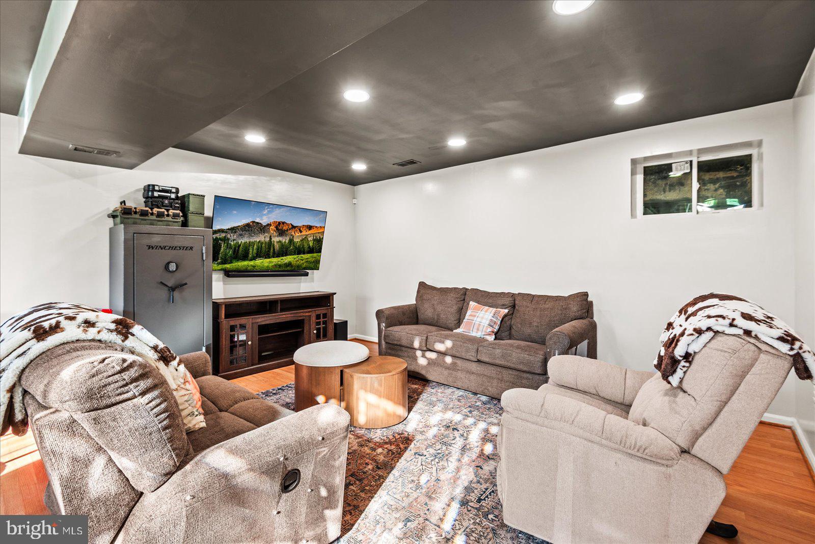 3470 LYON PARK COURT