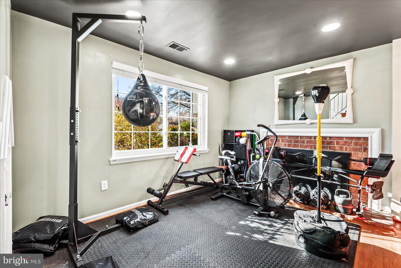 3470 LYON PARK COURT