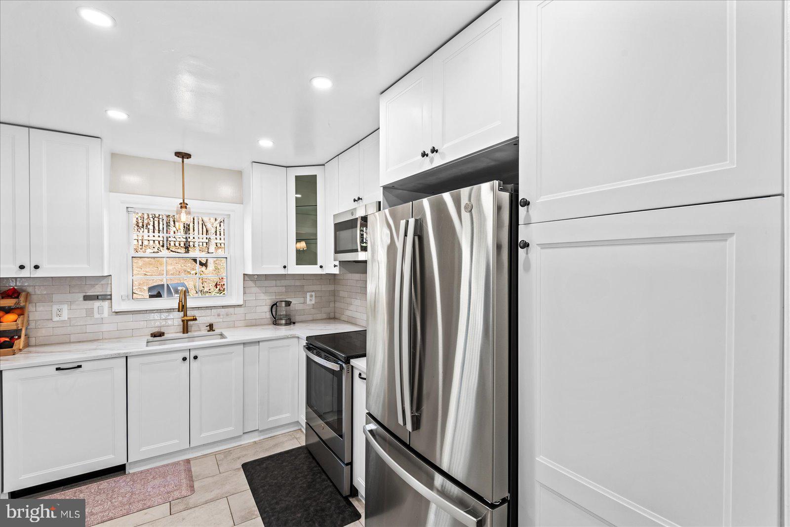 3470 LYON PARK COURT