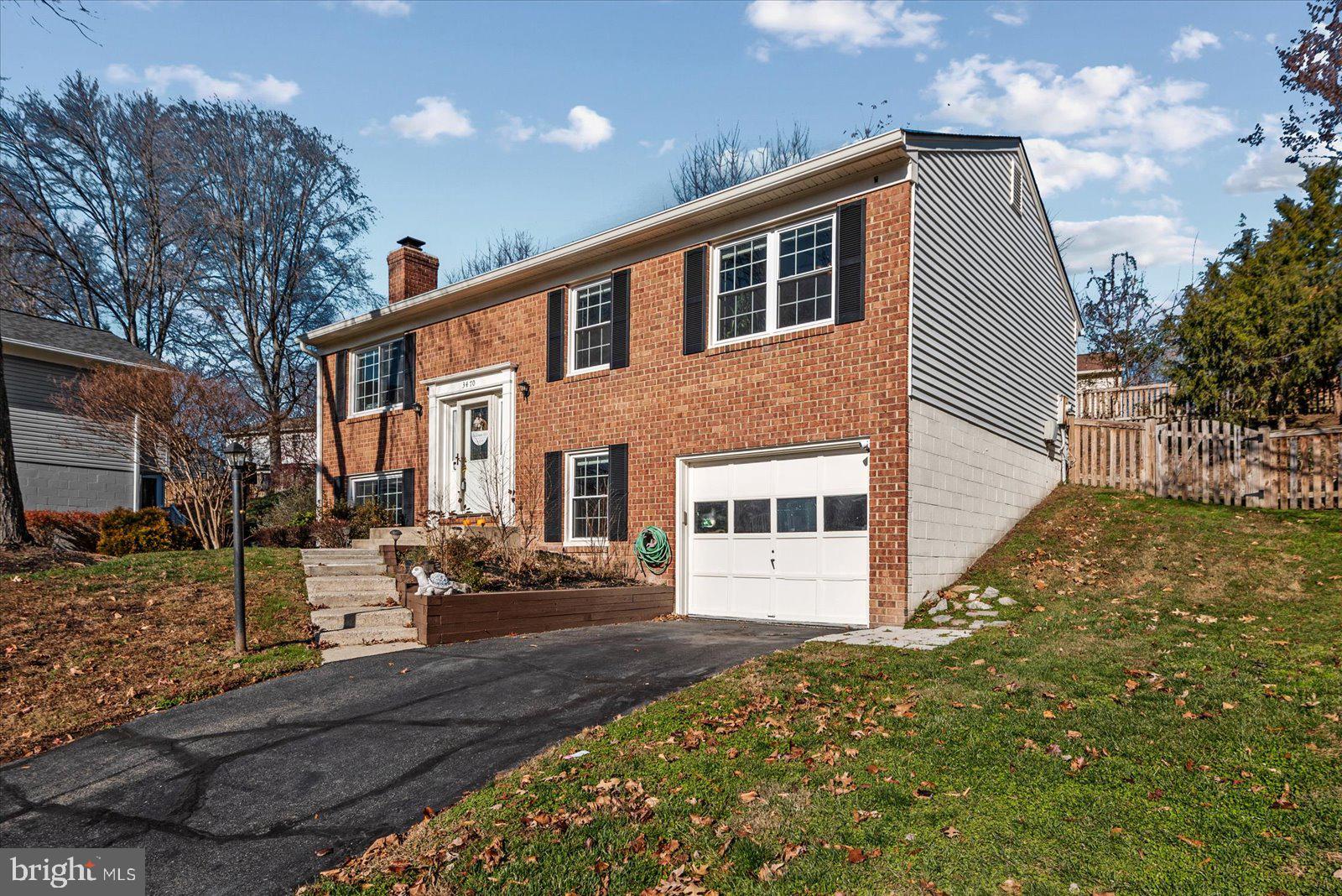 3470 LYON PARK COURT