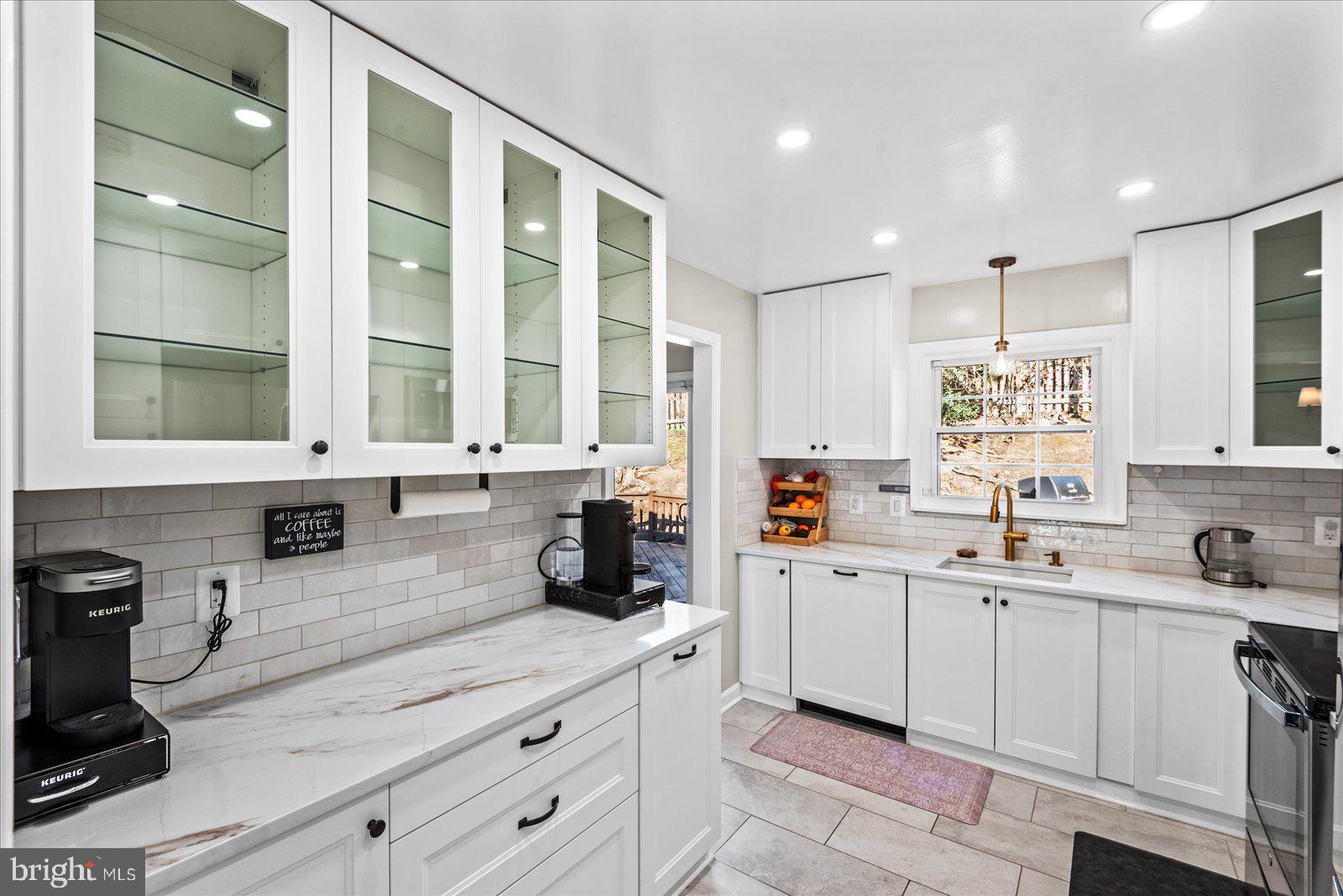 3470 LYON PARK COURT