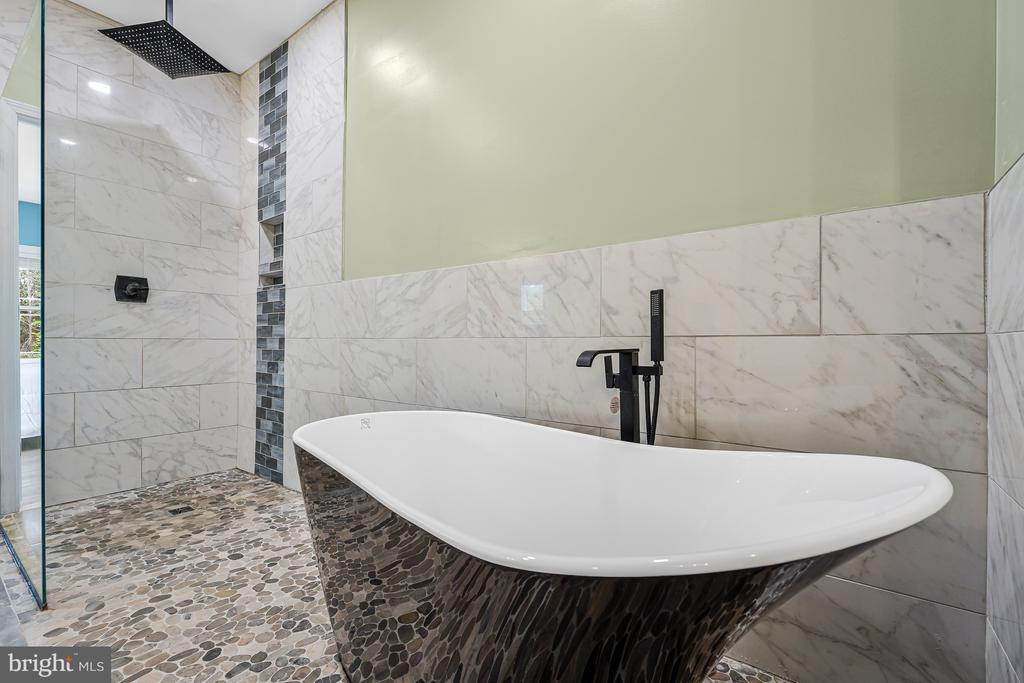 14051 HEATHERS OVERLOOK COURT