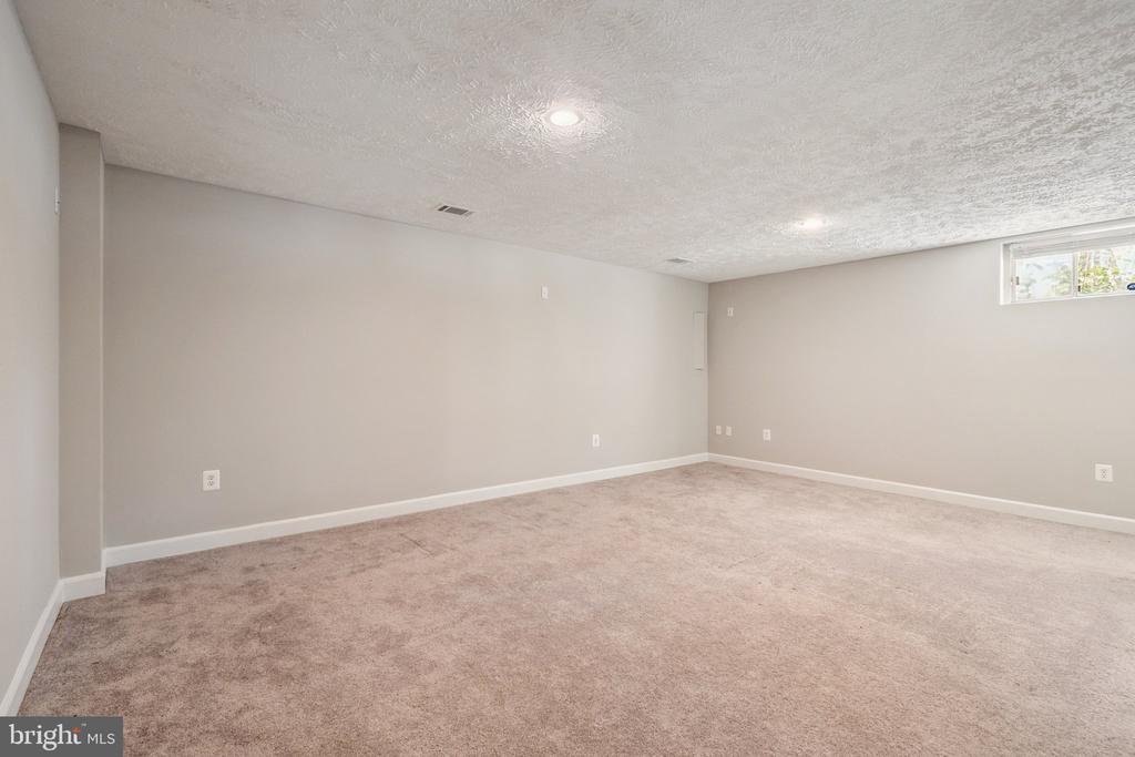 12138 SALEMTOWN DRIVE