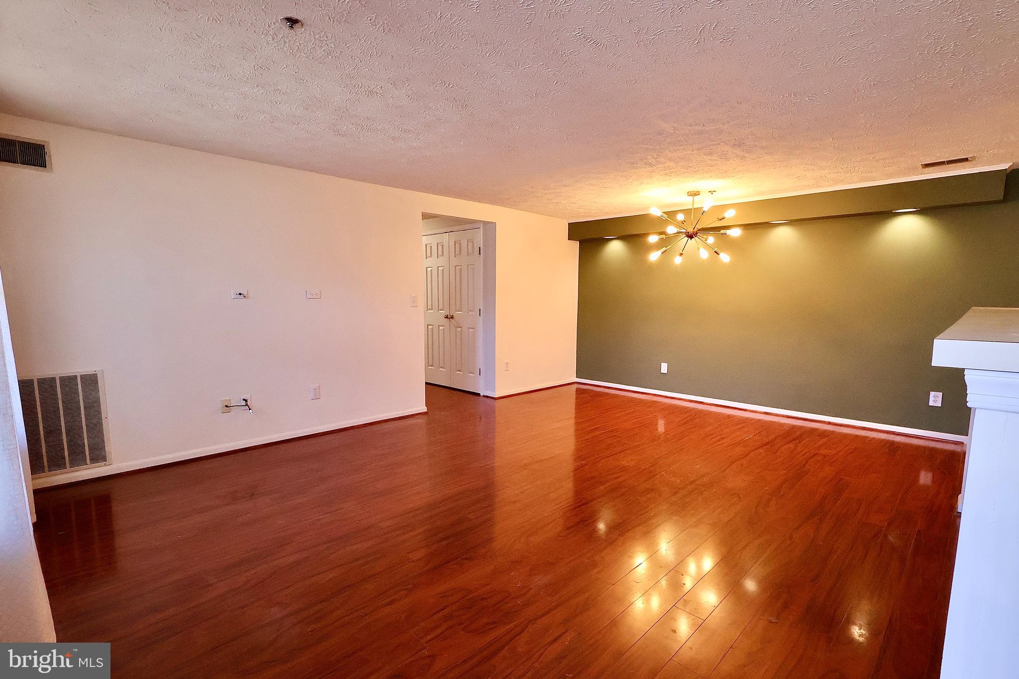 3560 SHERBROOKE CIRCLE 103