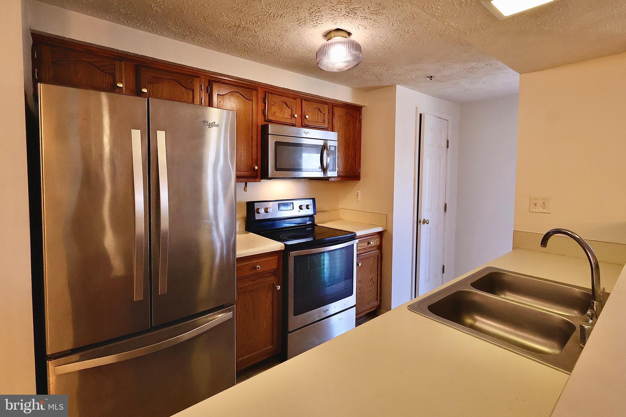 3560 SHERBROOKE CIRCLE 103