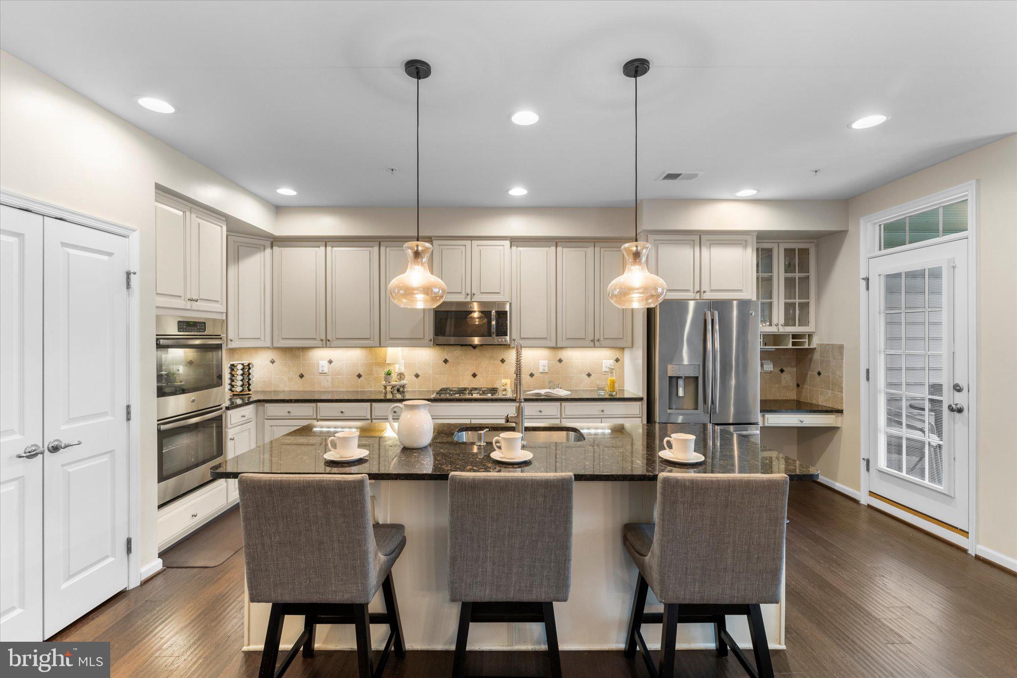 7861 CULLODEN CREST LANE