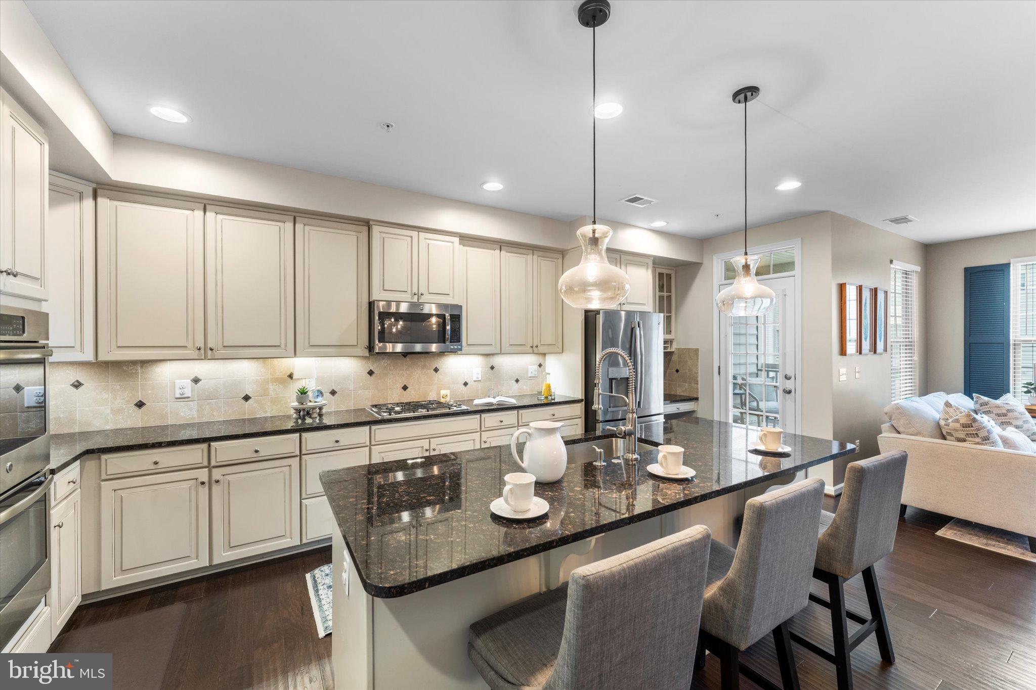 7861 CULLODEN CREST LANE