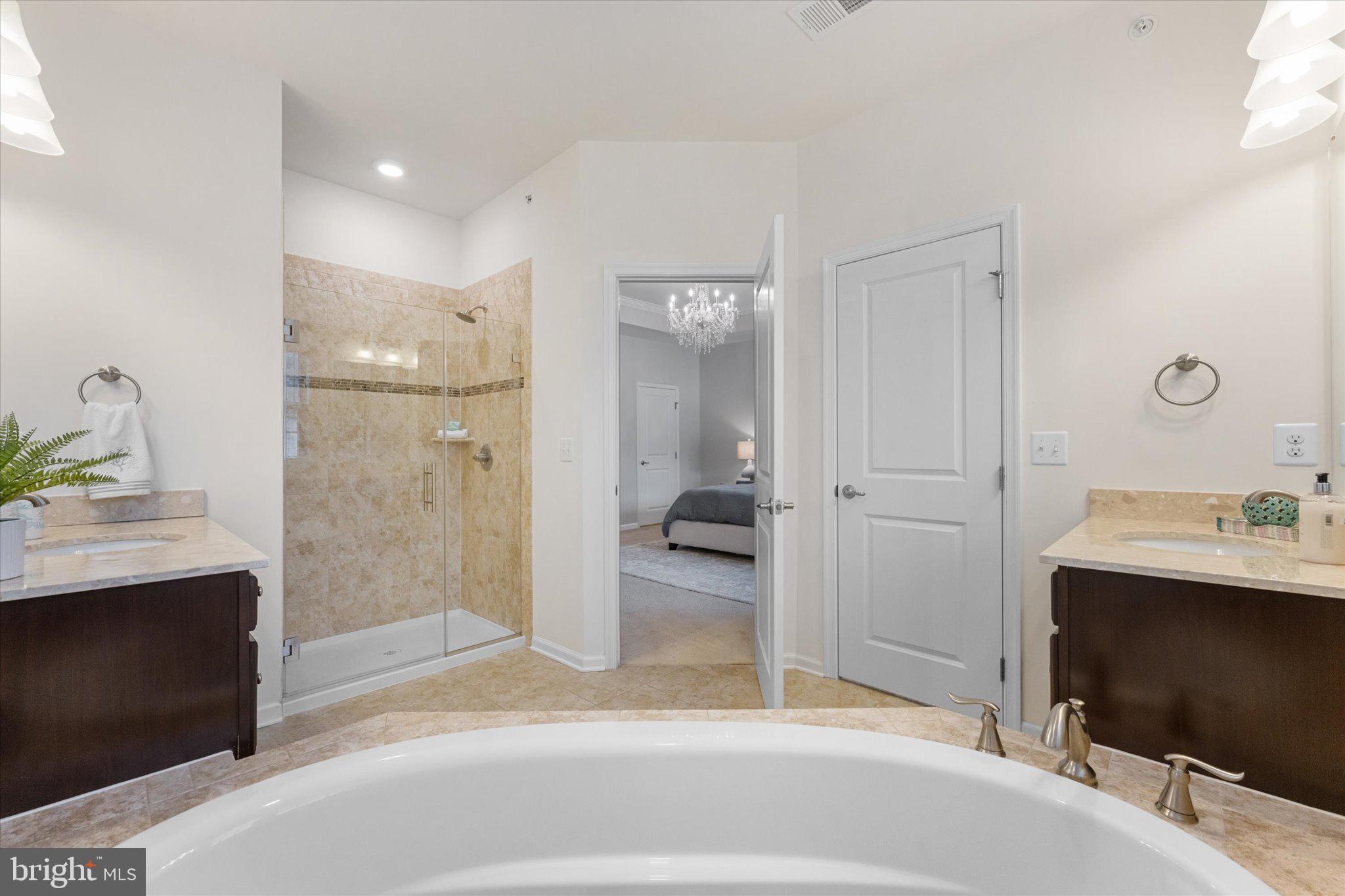 7861 CULLODEN CREST LANE