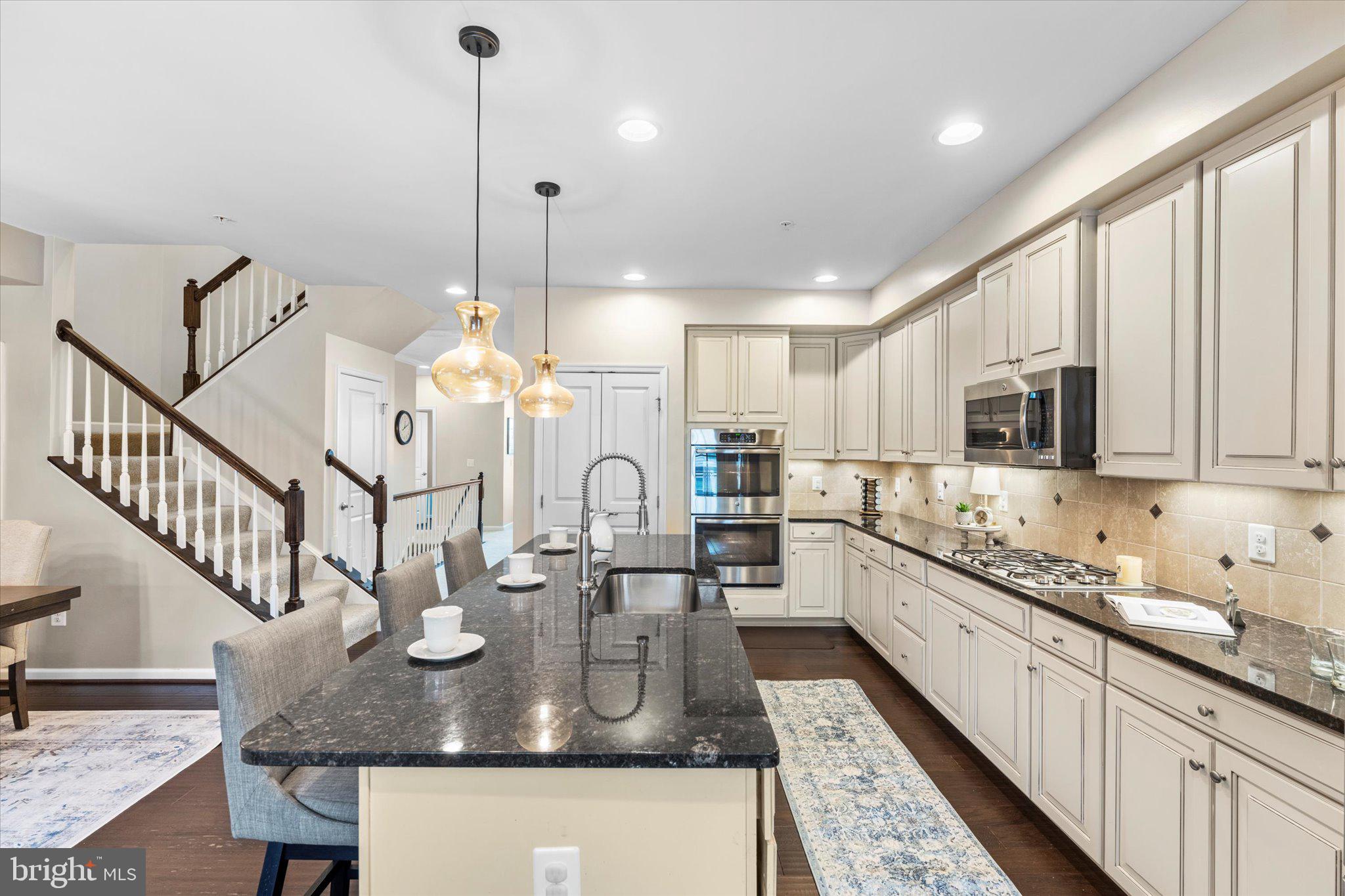 7861 CULLODEN CREST LANE