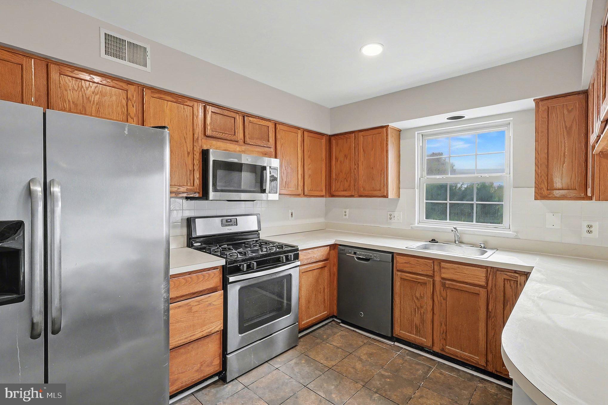 2003 PADDLE BOAT LANE