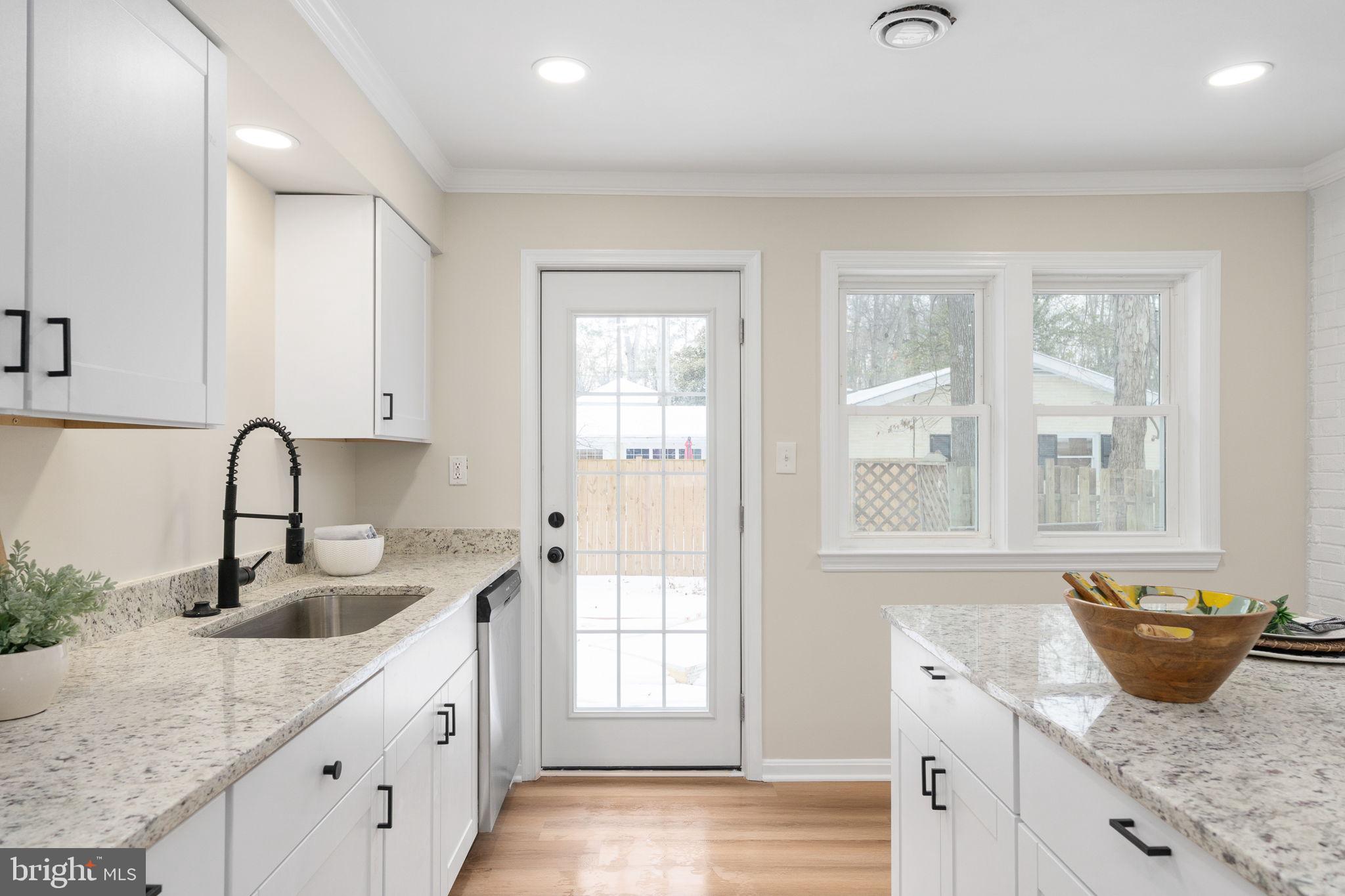 3234 RIVERVIEW DRIVE