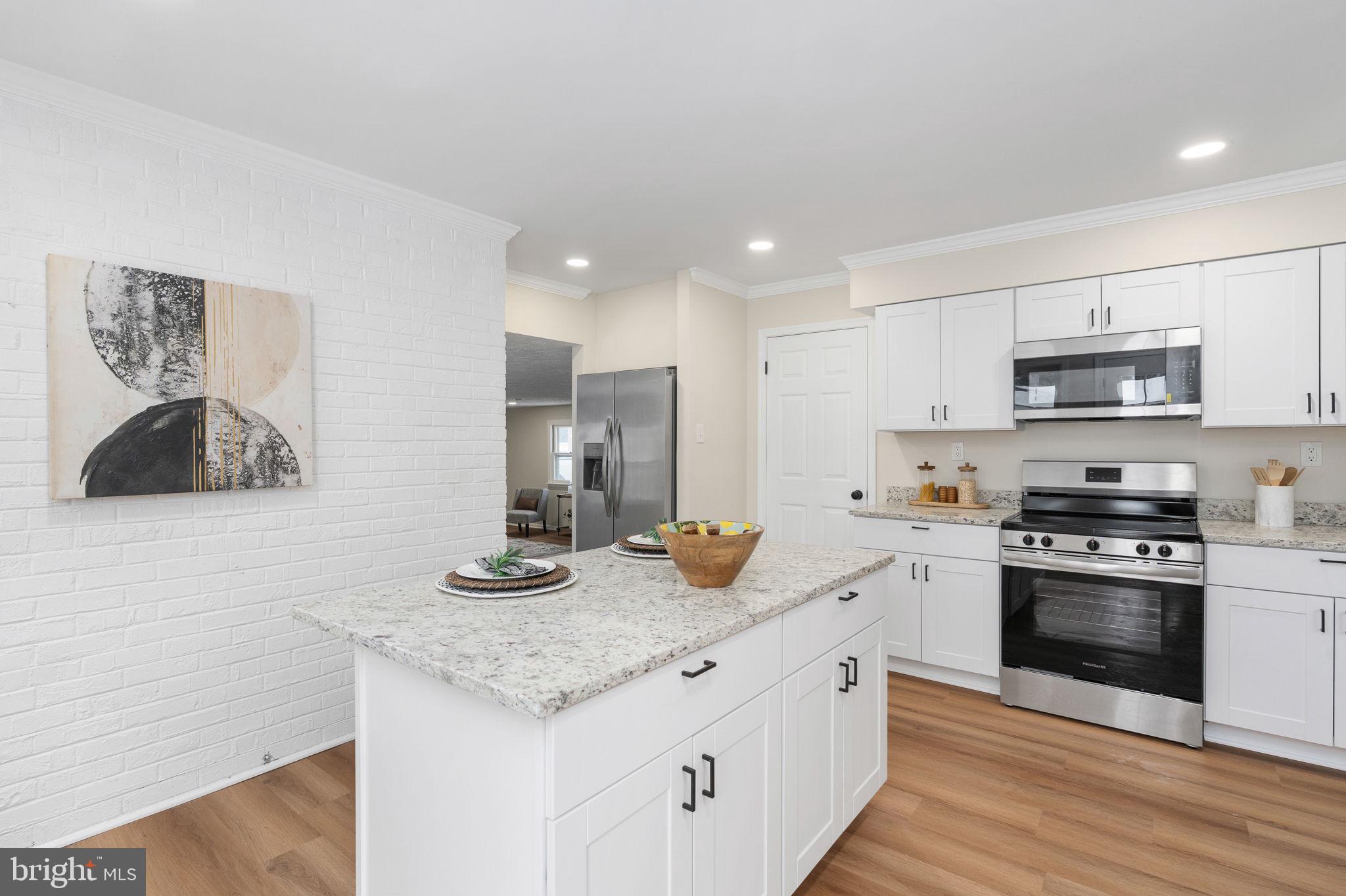 3234 RIVERVIEW DRIVE