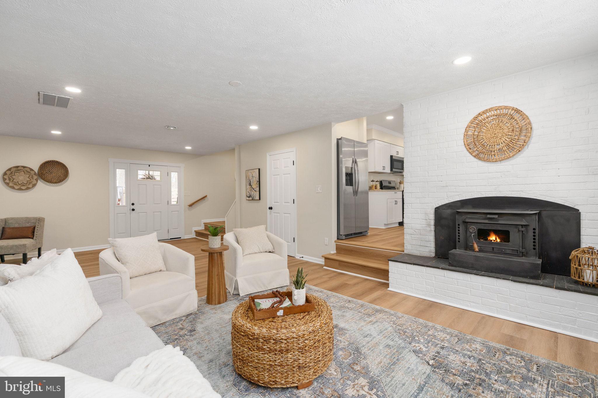 3234 RIVERVIEW DRIVE