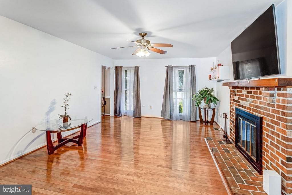 14592 ESTATE DRIVE