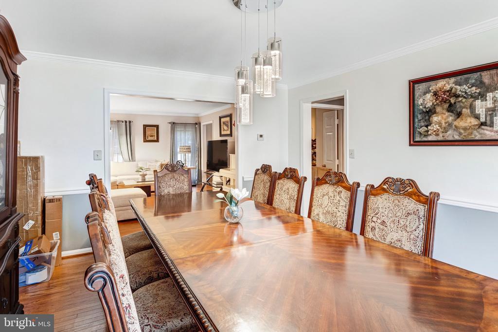 14592 ESTATE DRIVE