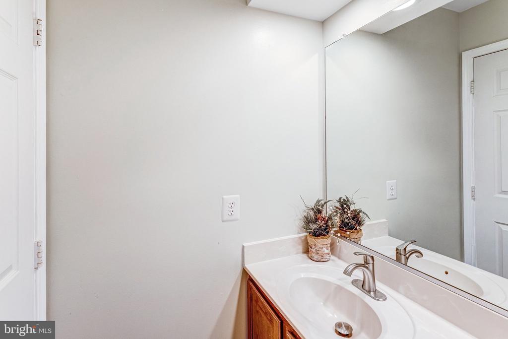 14592 ESTATE DRIVE