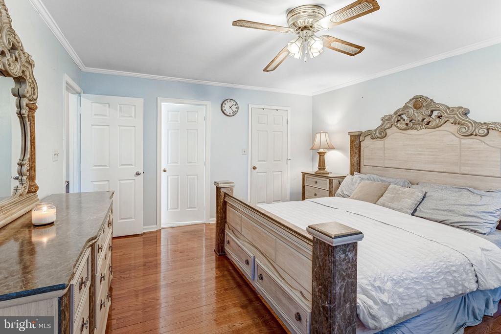 14592 ESTATE DRIVE