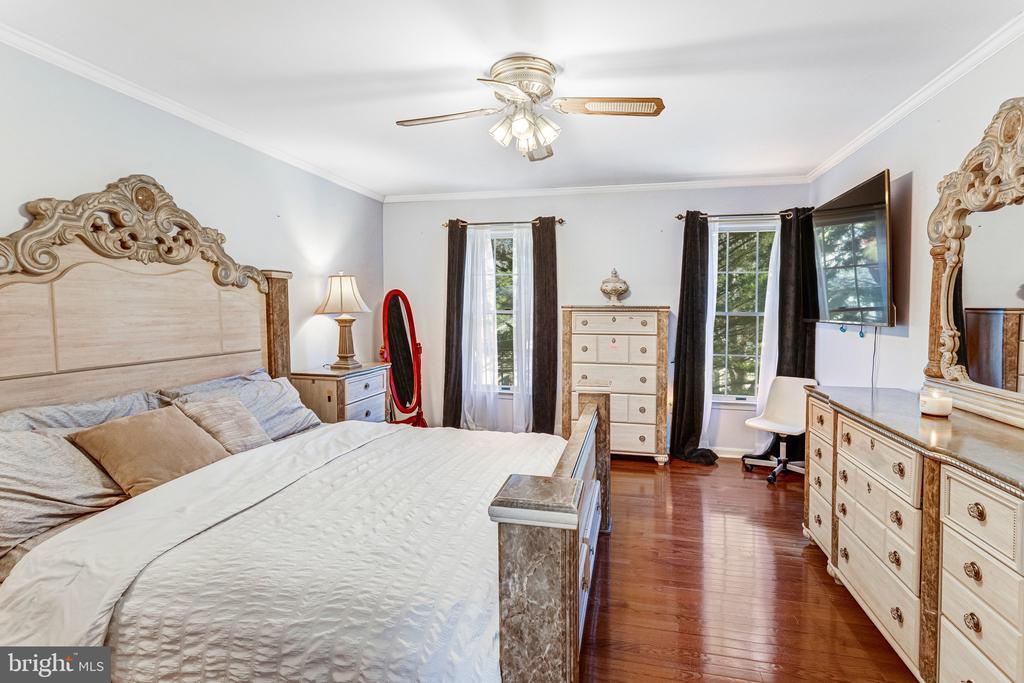 14592 ESTATE DRIVE