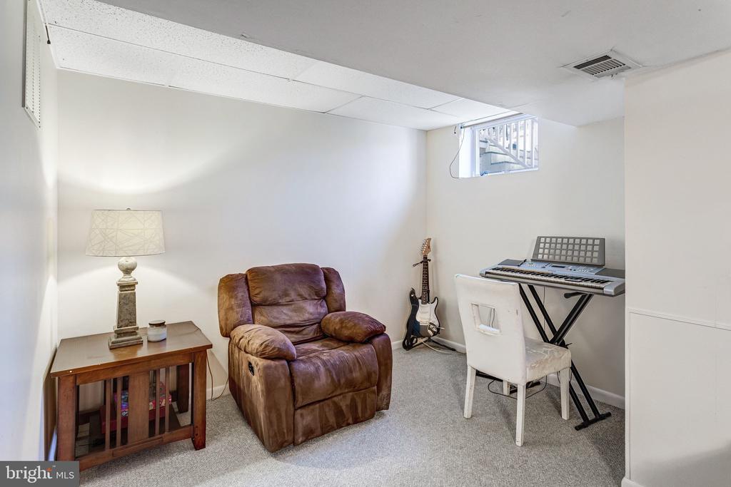 14592 ESTATE DRIVE