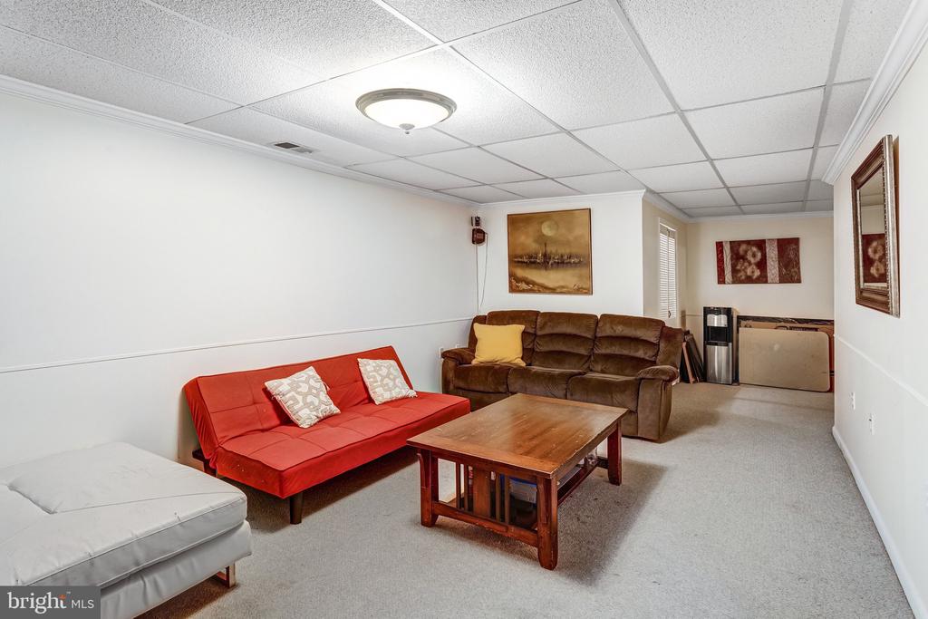 14592 ESTATE DRIVE