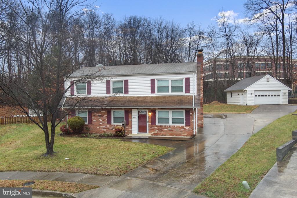 13200 HAWTHORN LANE