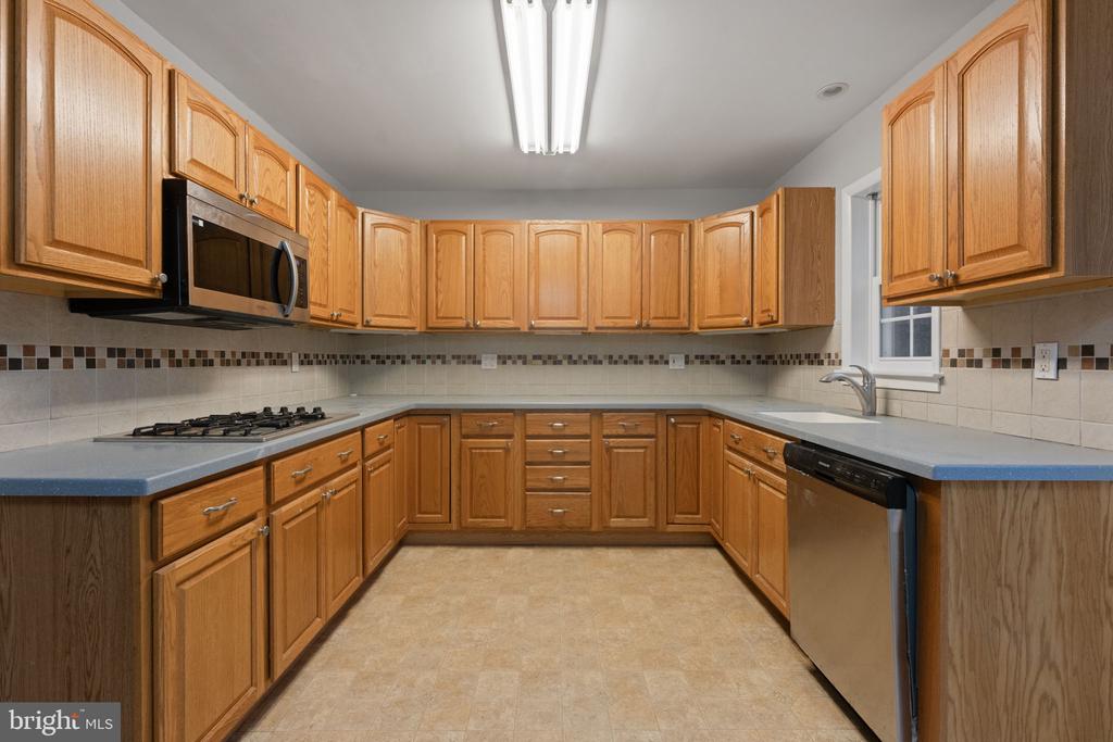 13200 HAWTHORN LANE