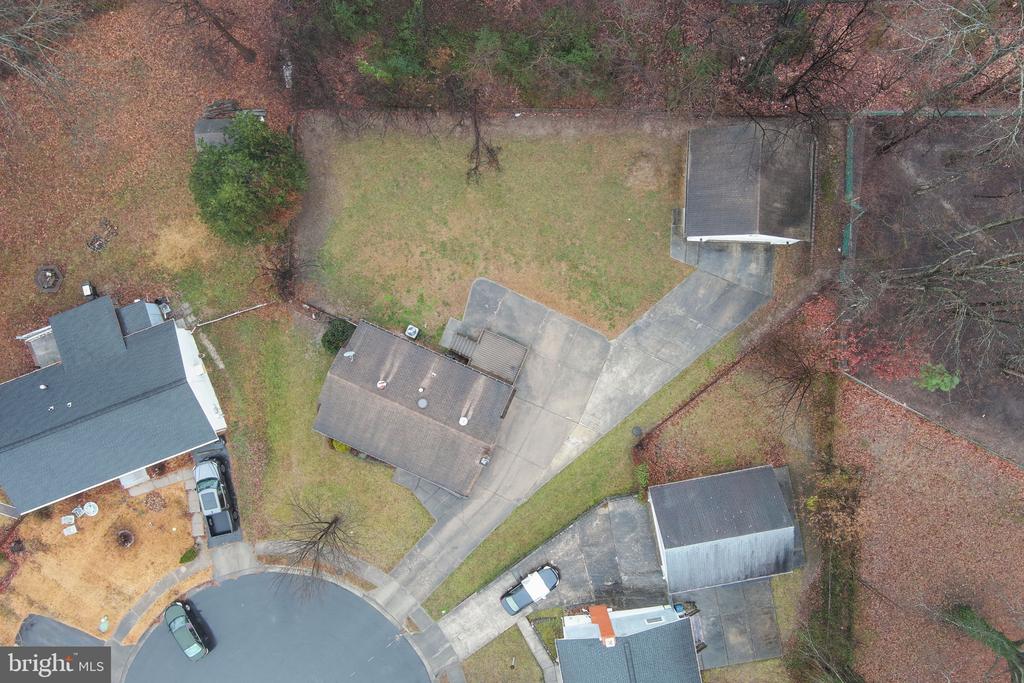 13200 HAWTHORN LANE