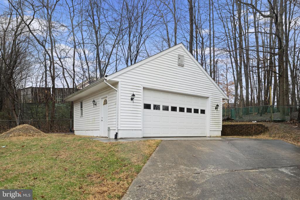 13200 HAWTHORN LANE