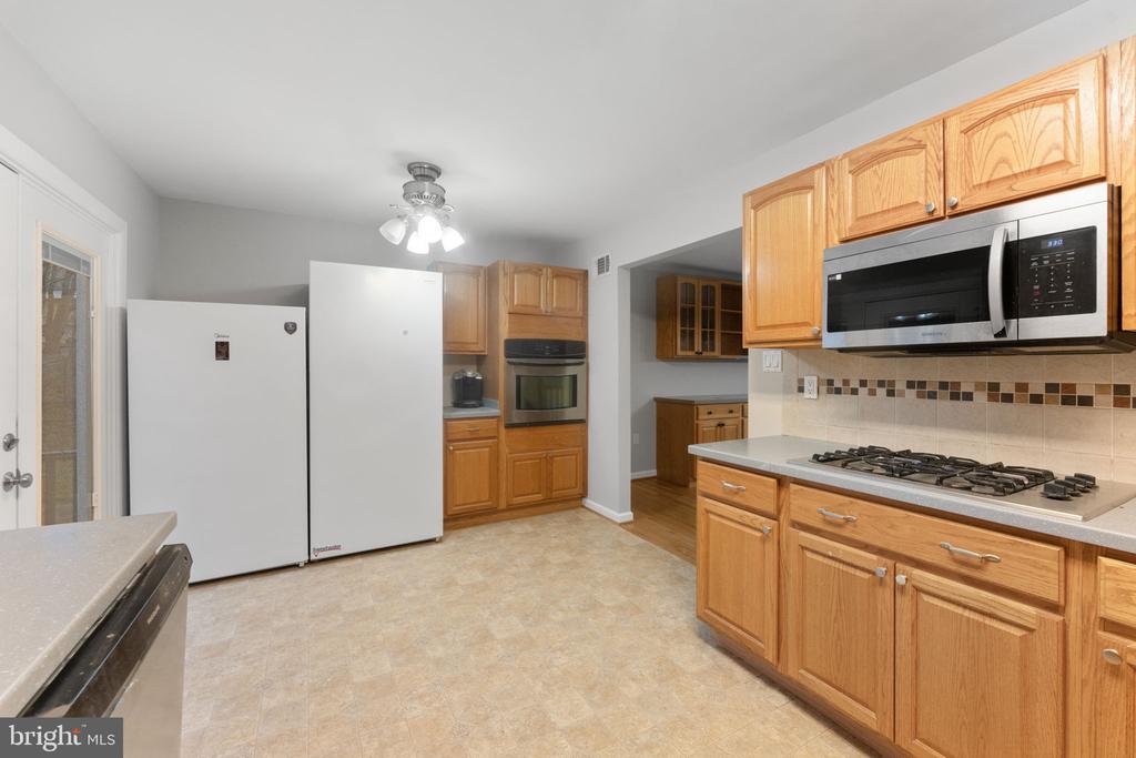 13200 HAWTHORN LANE