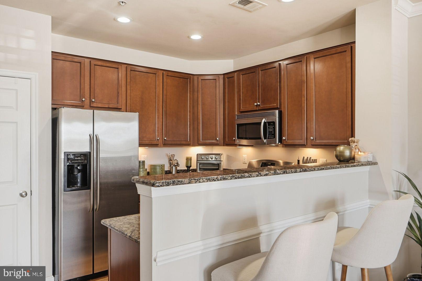 15839 JOHN DISKIN CIRCLE