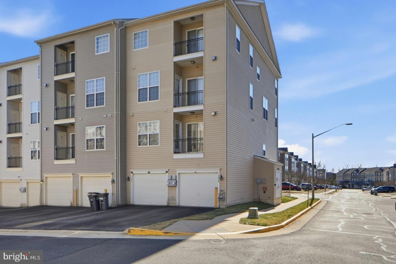 15839 JOHN DISKIN CIRCLE