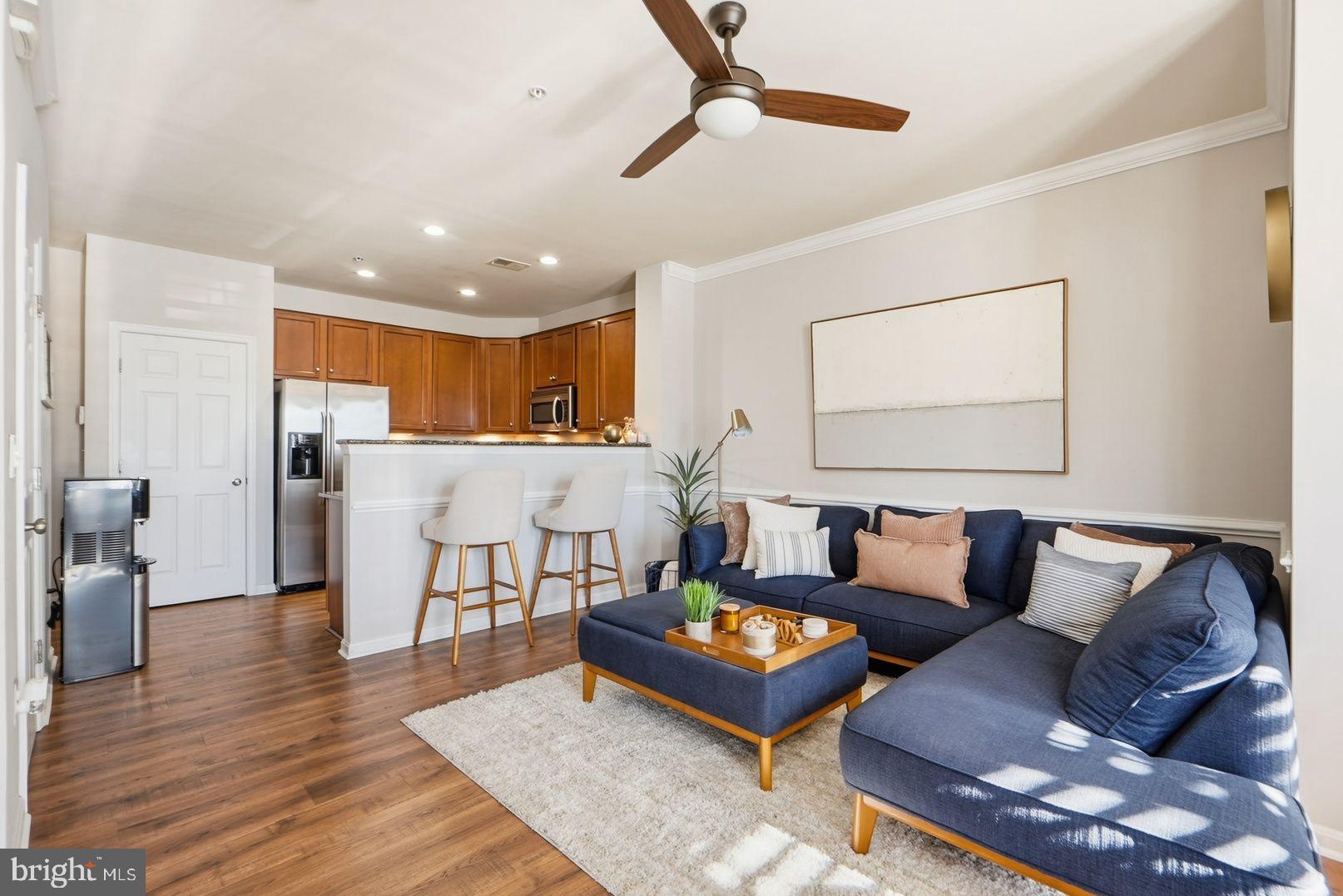 15839 JOHN DISKIN CIRCLE