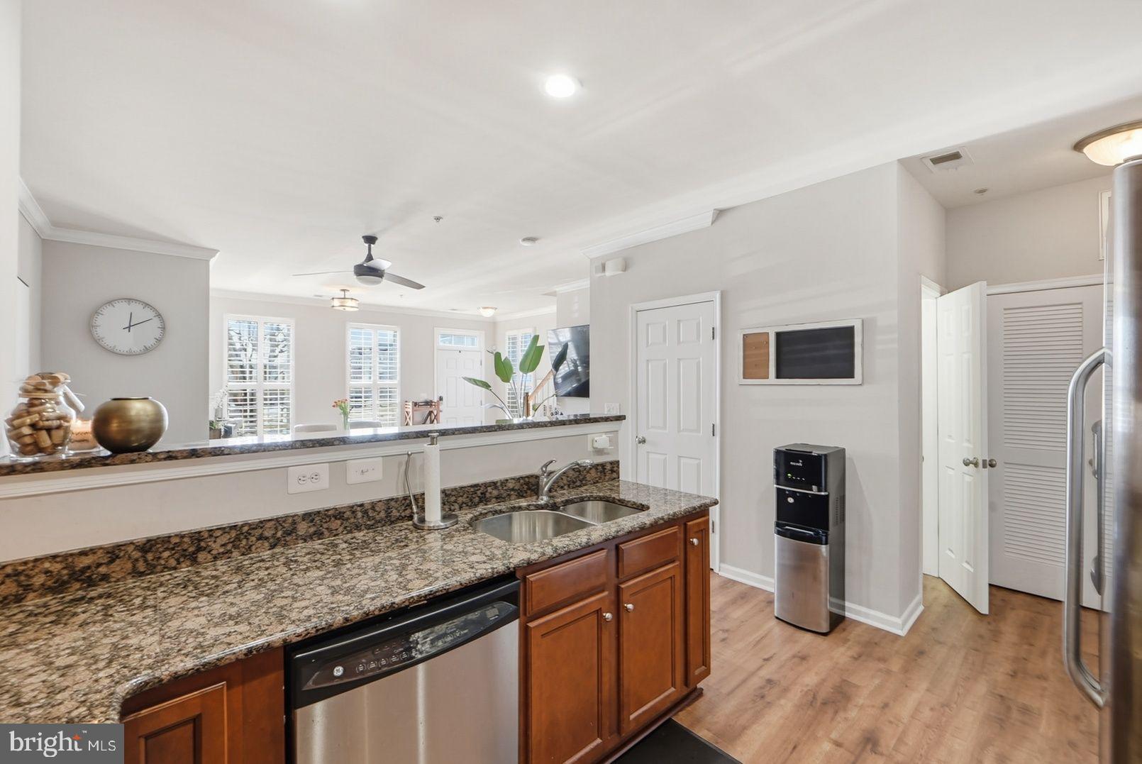 15839 JOHN DISKIN CIRCLE