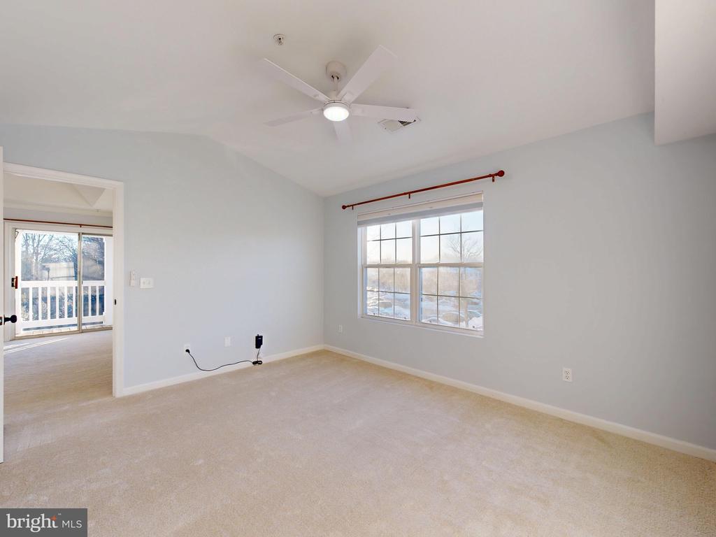 14196 CUDDY LOOP 304