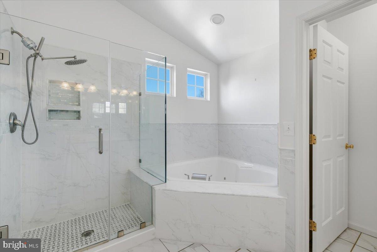 1505 SPOONBILL COURT