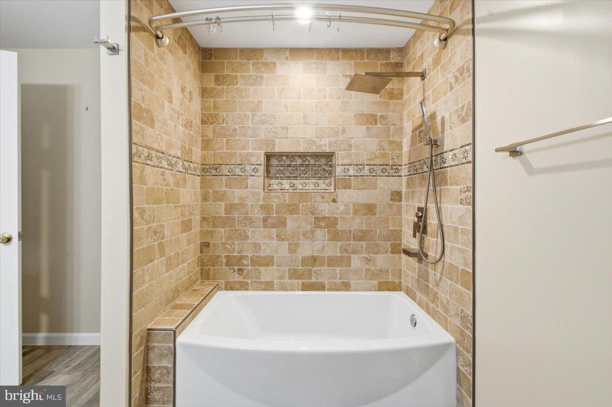 1505 SPOONBILL COURT