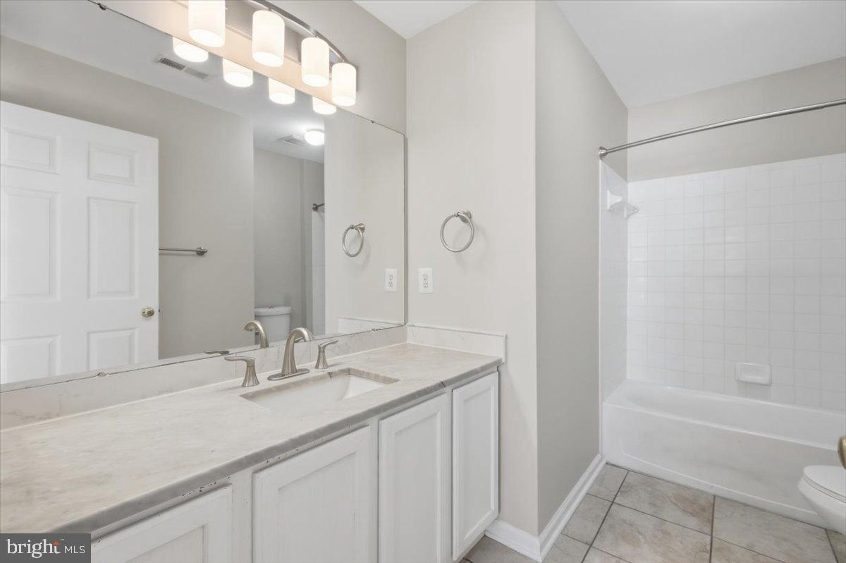 1505 SPOONBILL COURT