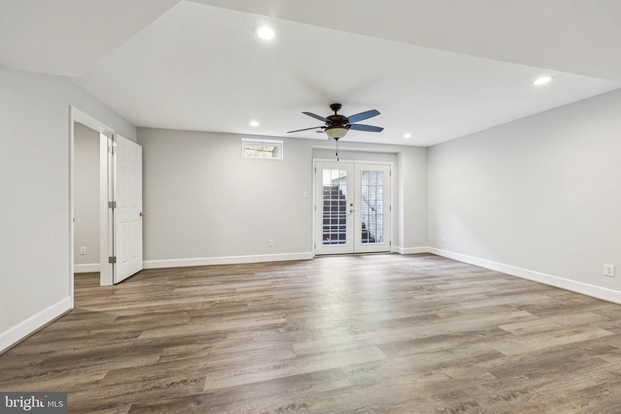 2880 MYRTLEWOOD DRIVE