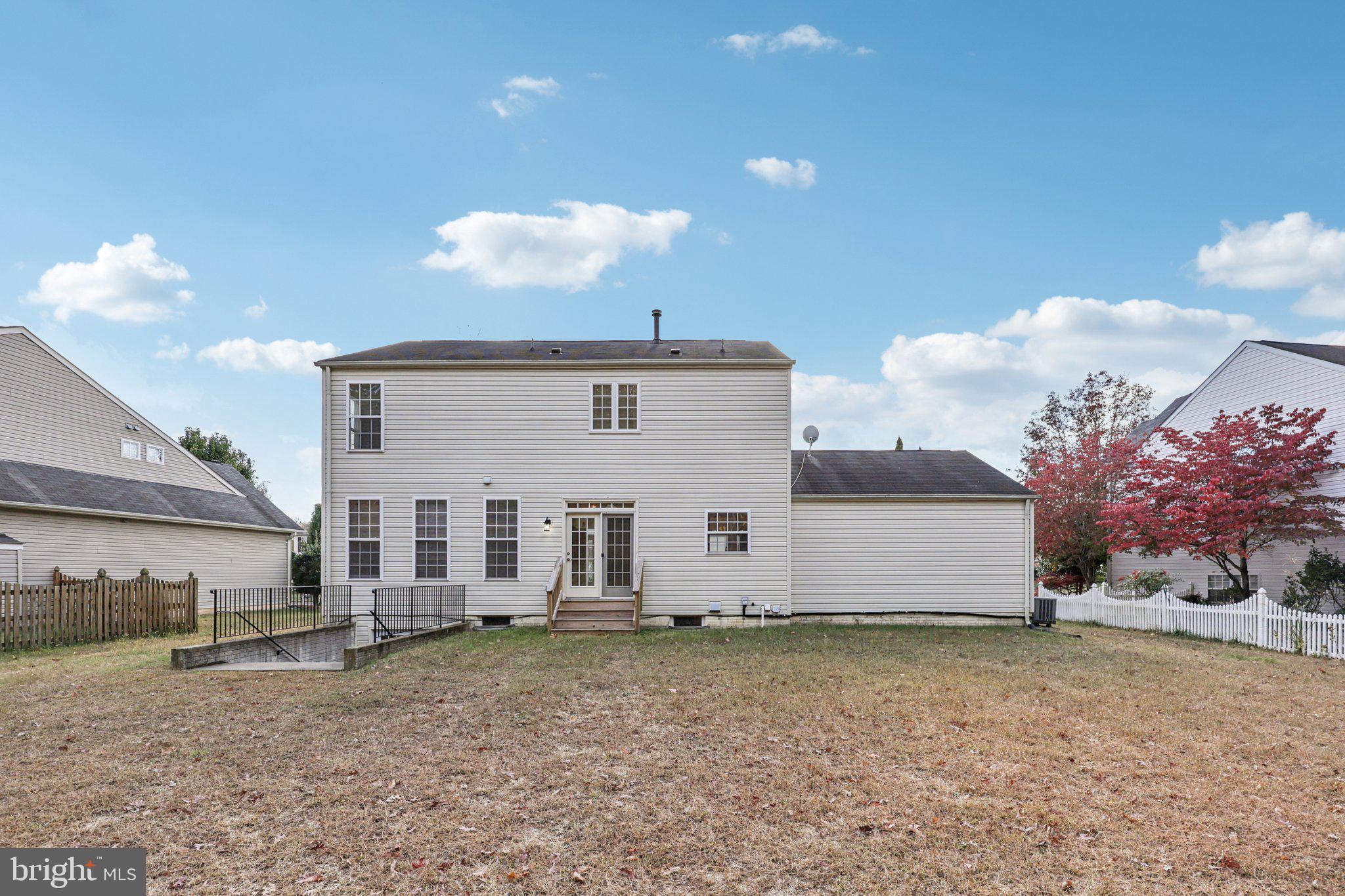 2880 MYRTLEWOOD DRIVE