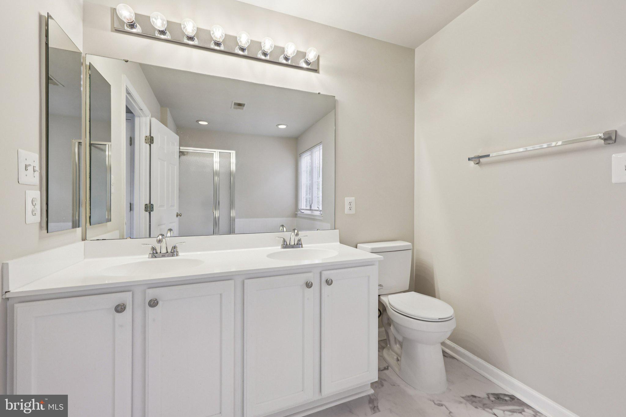 2880 MYRTLEWOOD DRIVE